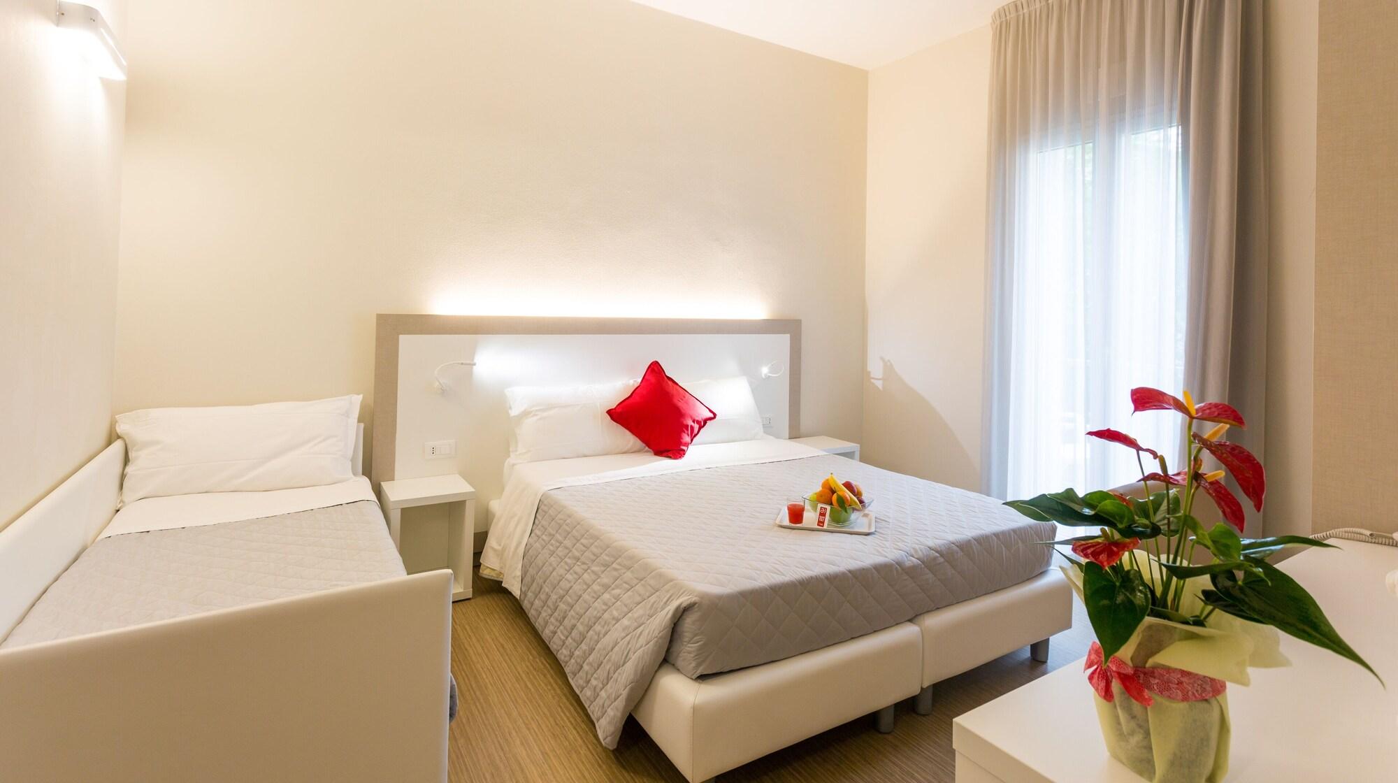 Hotel Amicizia Rimini Buitenkant foto