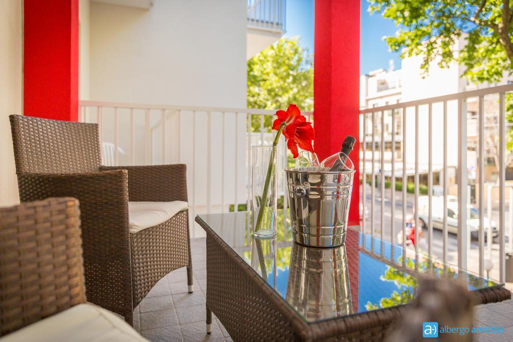 Hotel Amicizia Rimini Buitenkant foto