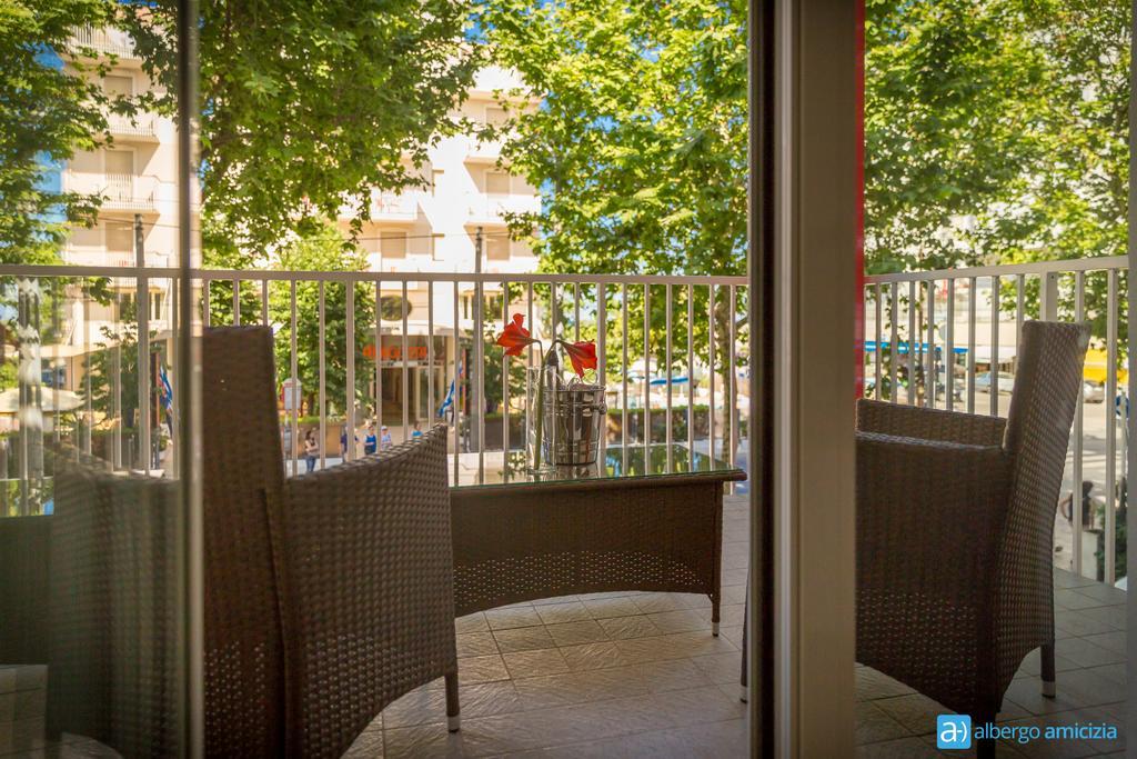 Hotel Amicizia Rimini Buitenkant foto