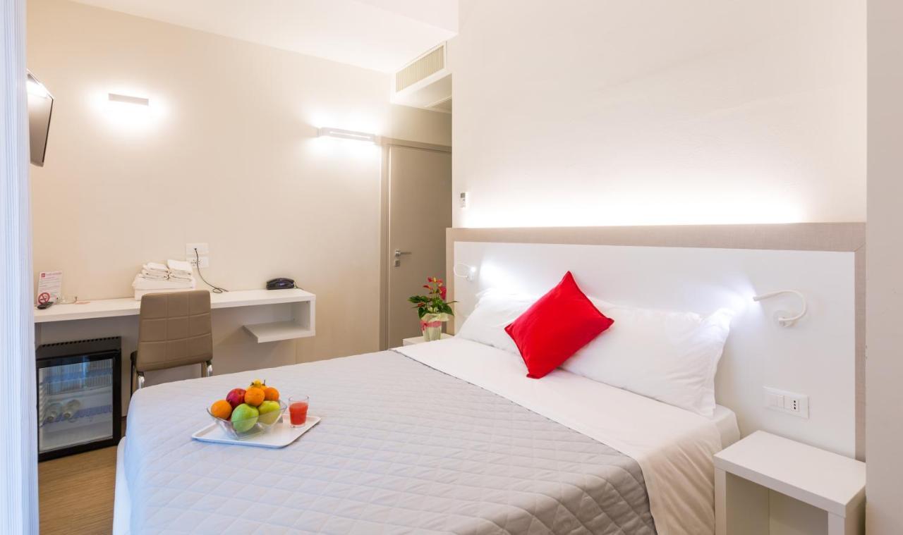 Hotel Amicizia Rimini Buitenkant foto